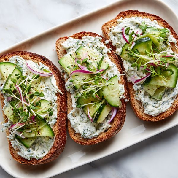 Cucumber Sandwiches with Dilly Cream Cheese Spread Recipe