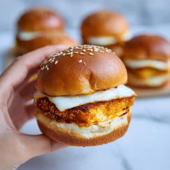 Buffalo Chicken Sliders with Ranch and Sesame Seeds Recipe