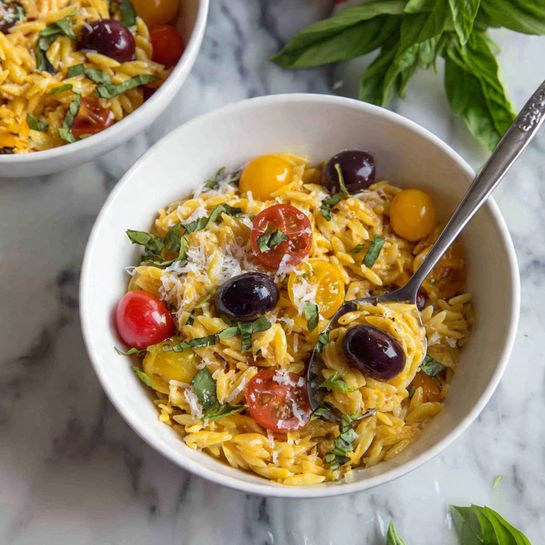 Tuscan Vegan Orzo with Spinach, Sun-Dried Tomatoes, and Coconut Milk Recipe