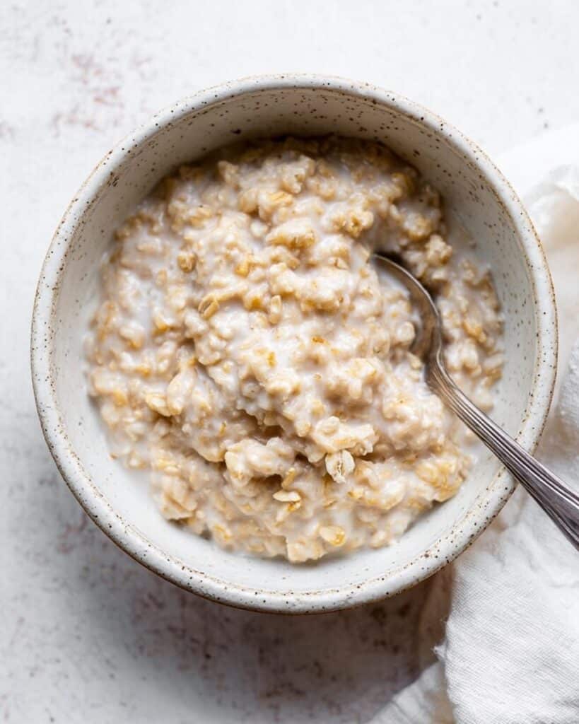 Creamy Peanut Butter Chocolate Chip Oatmeal with Fresh Fruits Recipe