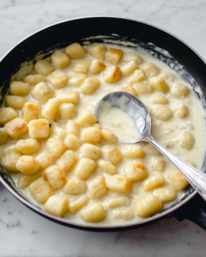 Creamy Gorgonzola Sauce with White Wine and Parmesan Recipe